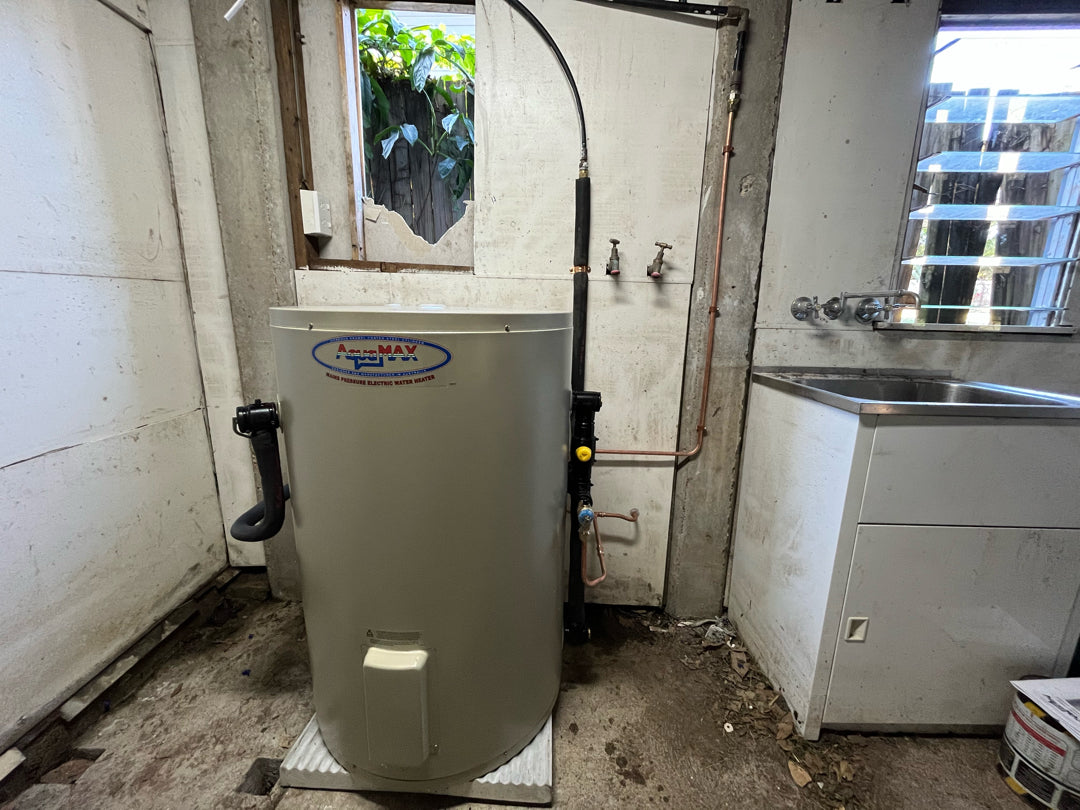 Aquamax SQUAT 160L Electric Hot Water System